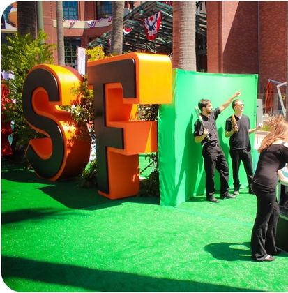 Green screen photo experience for students